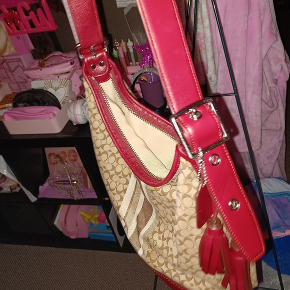 Coach purse - Picture 4 of 9